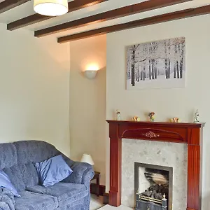 No 2 Flowery Bank Holiday home